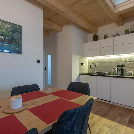 Renesancni Vinarsky Dum V Historickem Centru Znojma Apartment Znojmo Exterior photo