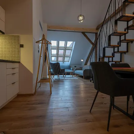Renesancni Vinarsky Dum V Historickem Centru Znojma Apartment Znojmo Exterior photo