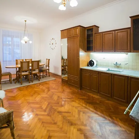 Renesancni Vinarsky Dum V Historickem Centru Znojma Apartment Znojmo Exterior photo