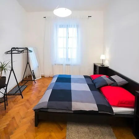 Renesancni Vinarsky Dum V Historickem Centru Znojma Apartment Znojmo Exterior photo