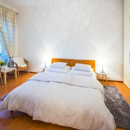 Renesancni Vinarsky Dum V Historickem Centru Znojma Apartment Znojmo Exterior photo