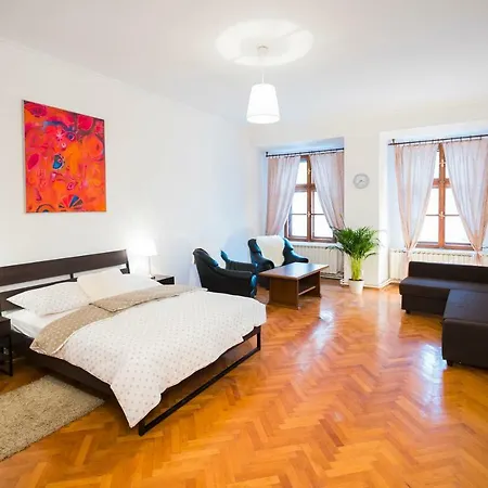 Renesancni Vinarsky Dum V Historickem Centru Znojma Apartment Znojmo Exterior photo